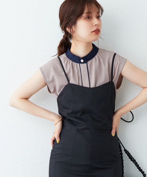 natural couture(ナチュラルクチュール)の「WEB限定カラー有り/シンプルだけど上品に決まる バイカラーデザインフレンチスリーブブラウス(シャツ/ブラウス・レディース・アイボリー/ブラック/ベージュ/ブルー/オレンジ/ドット・FREE)」の1枚目の写真