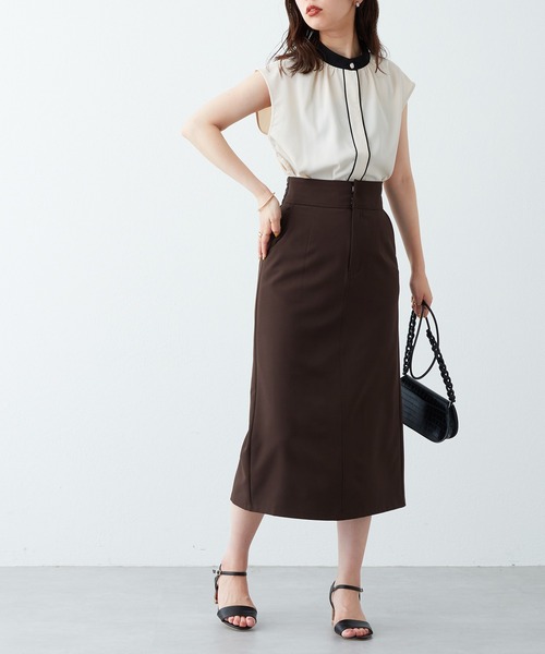 natural couture(ナチュラルクチュール)の「WEB限定カラー有り/シンプルだけど上品に決まる バイカラーデザインフレンチスリーブブラウス(シャツ/ブラウス・レディース・アイボリー/ブラック/ベージュ/ブルー/オレンジ/ドット・FREE)」の14枚目の写真