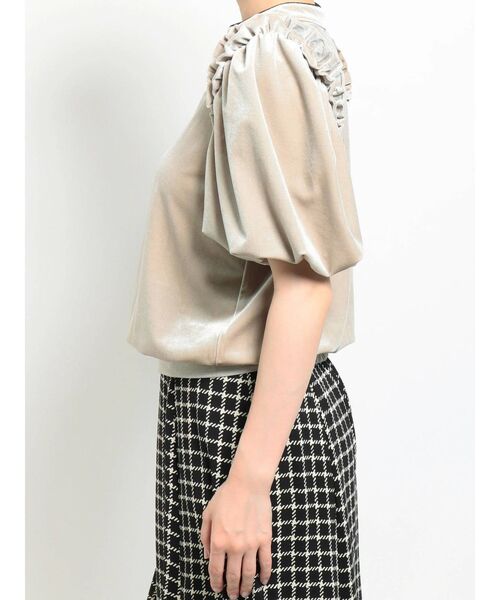 dazzlin（ダズリン）の「ベロアフリルショートトップス（Tシャツ/カットソー・レディース・ブラック/ベージュ/パープル/ブルー/グリーン・FREE）」の9枚目の写真