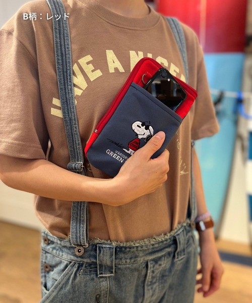 OLD BETTY'S(オールドベティーズ)の「SNOOPY Canvas Wallet Pouch(ショルダーバッグ・レディース・グリーン系その他/グリーン系その他2/レッド系その他/ブルー系その他2/ブルー系その他・FREE)」の17枚目の写真