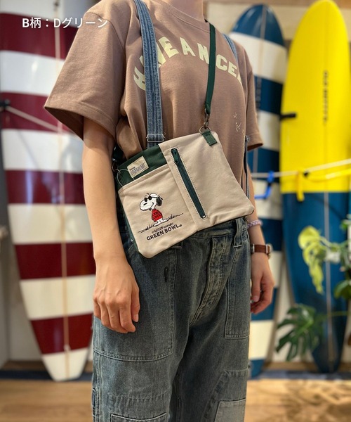 OLD BETTY'S(オールドベティーズ)の「SNOOPY Canvas Wallet Pouch(ショルダーバッグ・レディース・グリーン系その他/グリーン系その他2/レッド系その他/ブルー系その他2/ブルー系その他・FREE)」の19枚目の写真