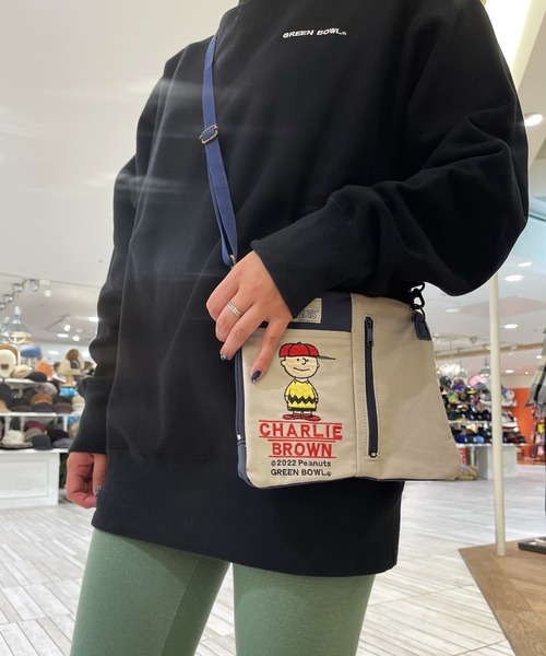 OLD BETTY'S(オールドベティーズ)の「SNOOPY Canvas Wallet Pouch(ショルダーバッグ・レディース・グリーン系その他/グリーン系その他2/レッド系その他/ブルー系その他2/ブルー系その他・FREE)」の21枚目の写真