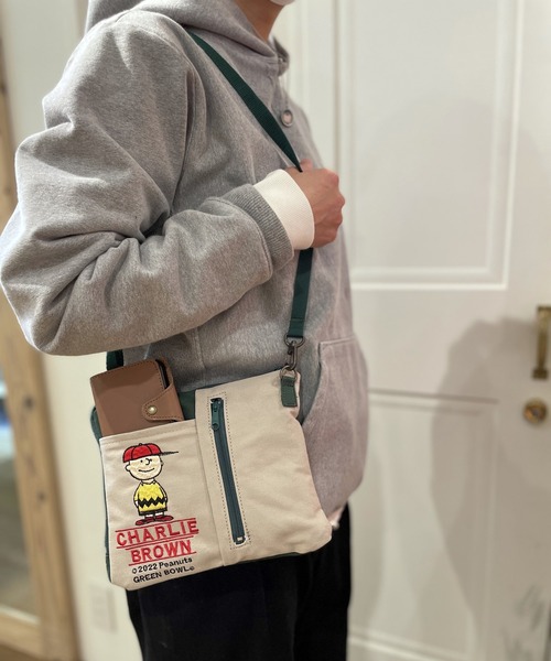 OLD BETTY'S(オールドベティーズ)の「SNOOPY Canvas Wallet Pouch(ショルダーバッグ・レディース・グリーン系その他/グリーン系その他2/レッド系その他/ブルー系その他2/ブルー系その他・FREE)」の22枚目の写真
