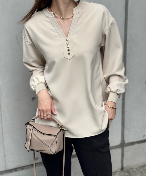 Emma Taylor（エマテイラー）の「イージーケアキーネックゴールド釦ロングスリーブブラウス（シャツ/ブラウス・レディース・ブラック/ベージュ/ネイビー/ライトベージュ/ブラック系その他/ベージュ系その他・FREE）」の7枚目の写真