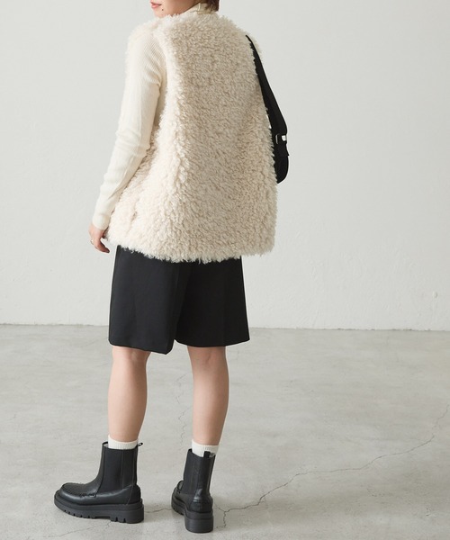 forksy.（フォルクシー）の「【forksy.】ボリュームフェイクファーベスト（ベスト・レディース・アイボリー/サンドベージュ/モカ・FREE）」の10枚目の写真