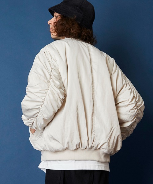 unrelaxing(アンリラクシング)の「オーバーサイズMA-1ブルゾン(MA-1・メンズ・ライトグレー/ブラック/カーキ/アイボリー・FREE)」の17枚目の写真