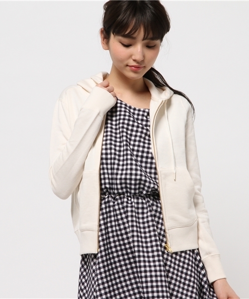 earth music&ecology（アースミュージックアンドエコロジー）の「【パーカーパーカー！】軽量パーカーカラフル（パーカー・レディース・ライトグレー/ブルー/ネイビー/イエロー/ピンク/アイボリー・MEDIUM/SMALL）」の2枚目の写真