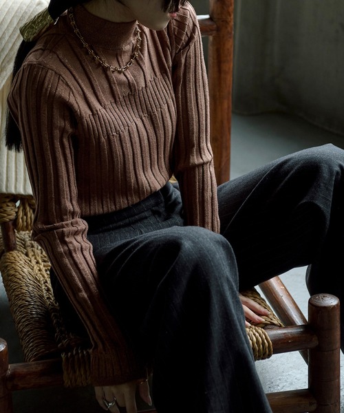 Ezick（エジック）の「イレリブハイネックカラーニット（ニット/セーター・レディース・ブラック/モカ/パープル/ピンク/ブラウン系/ブルー系/ネイビー系・FREE）」の4枚目の写真