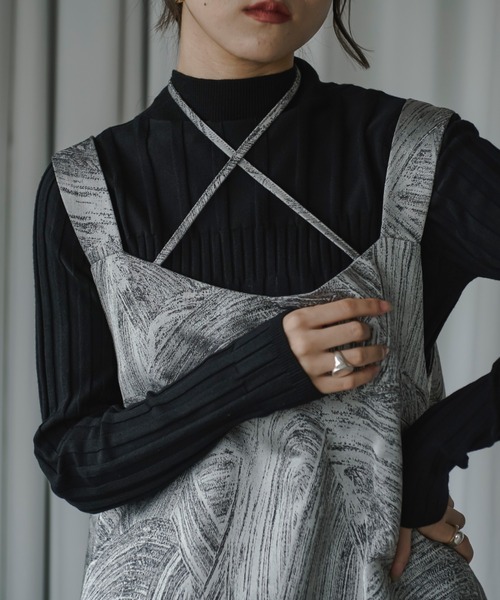 Ezick（エジック）の「イレリブハイネックカラーニット（ニット/セーター・レディース・ブラック/モカ/パープル/ピンク/ブラウン系/ブルー系/ネイビー系・FREE）」の2枚目の写真