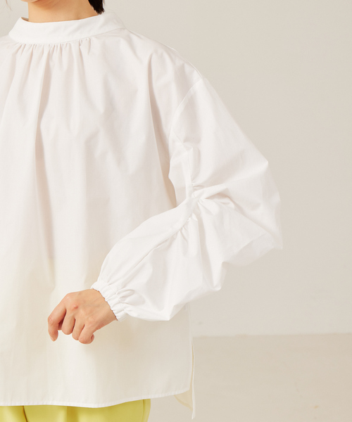 abahouse mavie(アバハウスマヴィ)の「袖ギャザースタンドカラーブラウス(シャツ/ブラウス・レディース・ホワイト/ブラック/ブラウン/マスタード・フリー)」の9枚目の写真