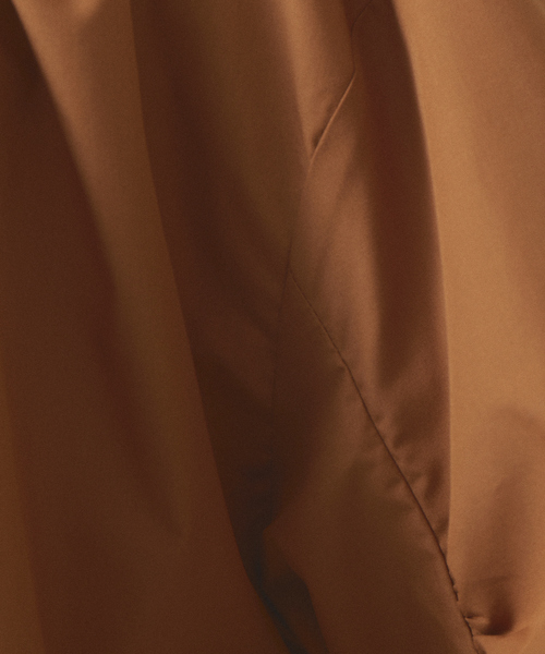 abahouse mavie(アバハウスマヴィ)の「袖ギャザースタンドカラーブラウス(シャツ/ブラウス・レディース・ホワイト/ブラック/ブラウン/マスタード・フリー)」の13枚目の写真