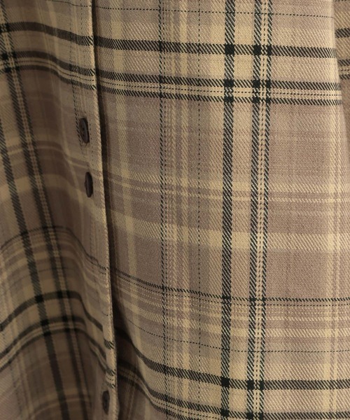 Andemiu(アンデミュウ)の「チェックVネックワンピース165334(ワンピース・レディース・ベージュ/ブルー・FREE)」の13枚目の写真