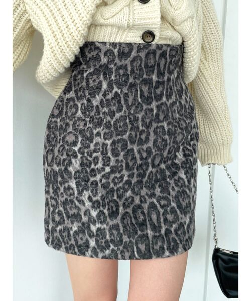 EMODA(エモダ)の「フィットラインハイウエストスカート(スカート・レディース・アイボリー/ブラック/その他・SMALL/MEDIUM)」の3枚目の写真