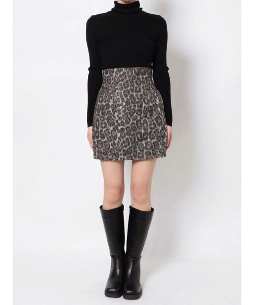 EMODA(エモダ)の「フィットラインハイウエストスカート(スカート・レディース・アイボリー/ブラック/その他・SMALL/MEDIUM)」の17枚目の写真