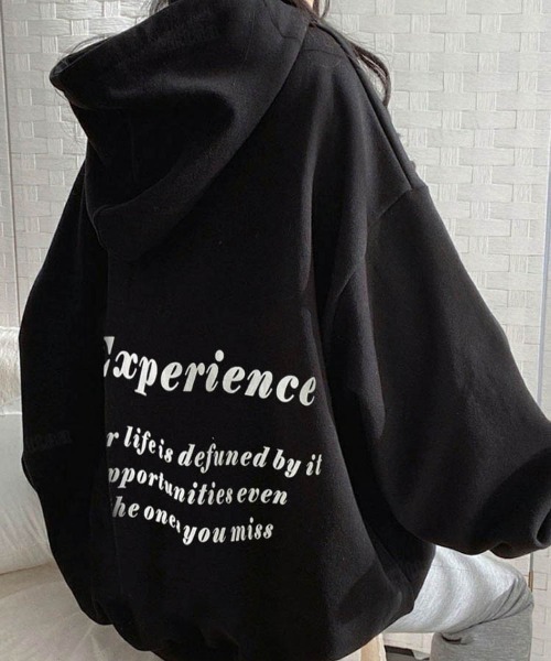 Dalfwin(ダールフィン)の「Experienceレタリングオーバーサイズフーディーパーカー(パーカー・レディース・ブラック/コーラルピンク/ネイビー・FREE)」の8枚目の写真