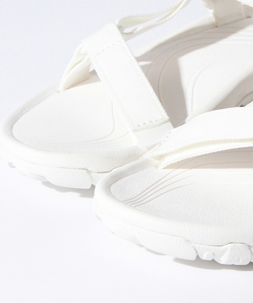 Ray BEAMS（レイビームス）の「Teva / ハリケーン XLT サンダル（サンダル・レディース・ブラック/ホワイト・8/6/5/7）」の3枚目の写真