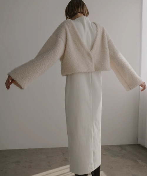 WILLFULLY(ウィルフリー)の「v neck poodle shaggy bolero(カーディガン/ボレロ・レディース・ブラック/ホワイト系・FREE)」の19枚目の写真