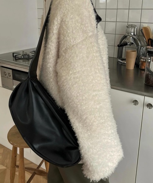 WILLFULLY(ウィルフリー)の「v neck poodle shaggy bolero(カーディガン/ボレロ・レディース・ブラック/ホワイト系・FREE)」の20枚目の写真