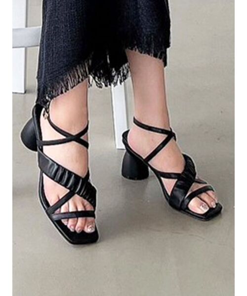 RESEXXY（リゼクシー）の「ギャザーポイントサンダル（サンダル・レディース・ブラック/グリーン/アイボリー・SMALL/MEDIUM/LARGE）」の3枚目の写真