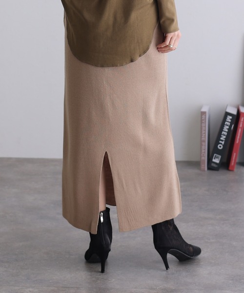 ElegChic（エレグシック）の「クレリック タイト ニット スカート （スカート・レディース・ブラック/グレイッシュベージュ/ネイビー・L/3L/5L）」の21枚目の写真