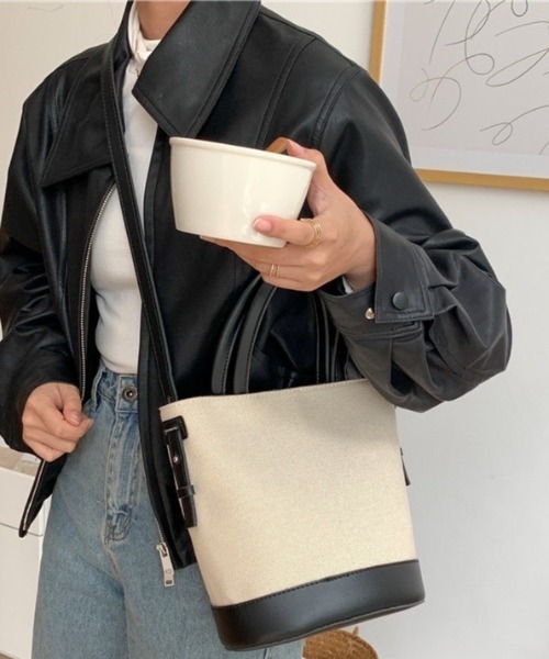 SEN TOKYO（セントーキョー）の「2way PUレザー×キャンバス ショルダートートバッグ（ショルダーバッグ・レディース・ブラック/アイボリー/ブラウン・FREE）」の5枚目の写真