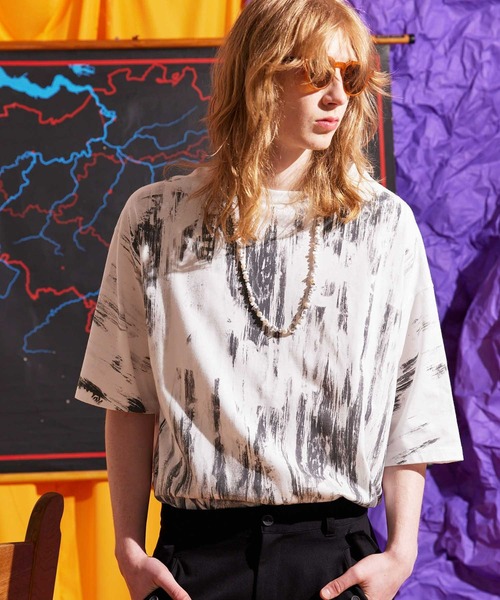 MAISON SPECIAL(メゾンスペシャル)の「《ユニセックスアイテム》ハンドプリントフローオーバーサイズクルーネックTシャツ【MAISON SPECIAL/メゾンスペシャル】(Tシャツ/カットソー・メンズ・ブラック/ホワイト・1/2/0)」の1枚目の写真