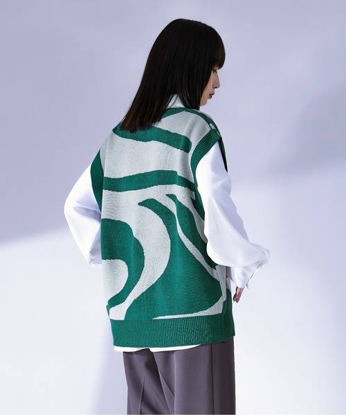 Ellno Loset（エルノロゼット）の「マーブルニットベスト（ベスト・メンズ・ブラック/グリーン・LARGE/MEDIUM）」の20枚目の写真
