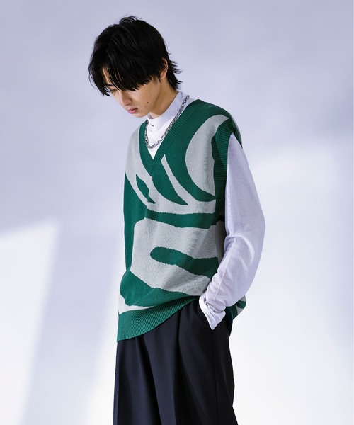 Ellno Loset（エルノロゼット）の「マーブルニットベスト（ベスト・メンズ・ブラック/グリーン・LARGE/MEDIUM）」の11枚目の写真