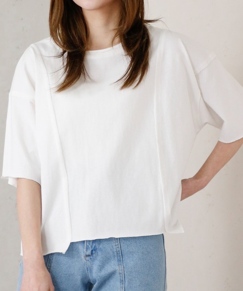Per sist ence(パーシエンス)の「Per sist ence/パーシエンス デザインヘムカットオフTシャツ(Tシャツ/カットソー・レディース・グレイッシュベージュ/カーキ/オフホワイト・FREE)」の2枚目の写真
