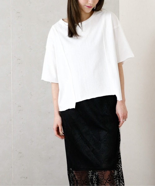 Per sist ence(パーシエンス)の「Per sist ence/パーシエンス デザインヘムカットオフTシャツ(Tシャツ/カットソー・レディース・グレイッシュベージュ/カーキ/オフホワイト・FREE)」の6枚目の写真