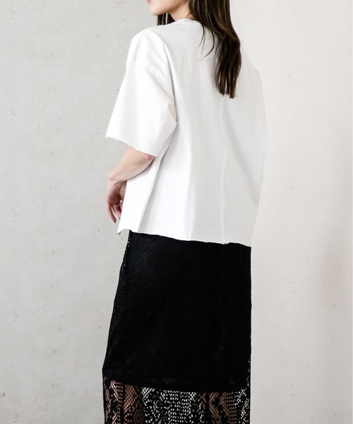 Per sist ence(パーシエンス)の「Per sist ence/パーシエンス デザインヘムカットオフTシャツ(Tシャツ/カットソー・レディース・グレイッシュベージュ/カーキ/オフホワイト・FREE)」の10枚目の写真