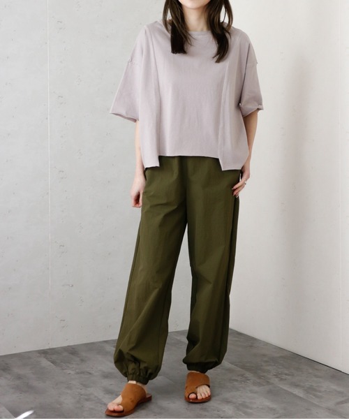 Per sist ence(パーシエンス)の「Per sist ence/パーシエンス デザインヘムカットオフTシャツ(Tシャツ/カットソー・レディース・グレイッシュベージュ/カーキ/オフホワイト・FREE)」の13枚目の写真