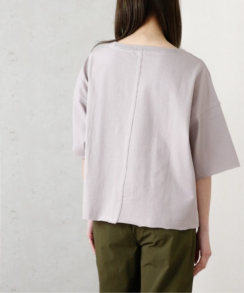 Per sist ence(パーシエンス)の「Per sist ence/パーシエンス デザインヘムカットオフTシャツ(Tシャツ/カットソー・レディース・グレイッシュベージュ/カーキ/オフホワイト・FREE)」の17枚目の写真