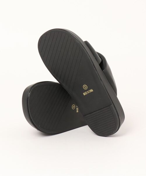 Fabby fabby（ファビィーファビィー）の「クロスベルト厚底サンダル（サンダル・レディース・ブラック/ベージュ/オフホワイト・SMALL/MEDIUM/LARGE）」の4枚目の写真