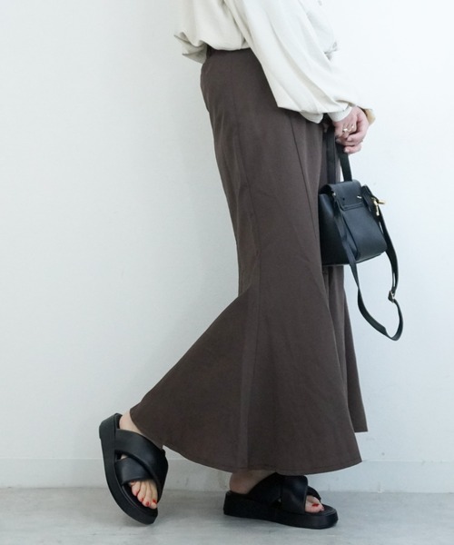 Fabby fabby（ファビィーファビィー）の「クロスベルト厚底サンダル（サンダル・レディース・ブラック/ベージュ/オフホワイト・SMALL/MEDIUM/LARGE）」の6枚目の写真