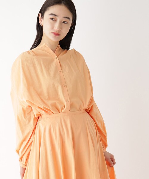 OPAQUE.CLIP（オペークドットクリップ）の「◆【大草直子さんコラボ】コットンギャザーブラウス セットアップ対応（シャツ/ブラウス・レディース・ライトグリーン/サンドベージュ/オレンジ・40/38/36）」の3枚目の写真