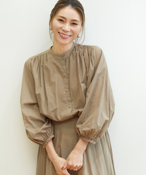 OPAQUE.CLIP（オペークドットクリップ）の「◆【大草直子さんコラボ】コットンギャザーブラウス セットアップ対応（シャツ/ブラウス・レディース・ライトグリーン/サンドベージュ/オレンジ・40/38/36）」の16枚目の写真