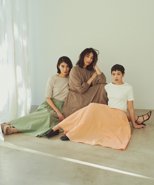 OPAQUE.CLIP（オペークドットクリップ）の「◆【大草直子さんコラボ】コットンギャザーブラウス セットアップ対応（シャツ/ブラウス・レディース・ライトグリーン/サンドベージュ/オレンジ・40/38/36）」の4枚目の写真