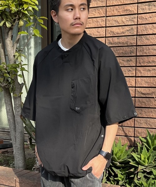 ムラサキスポーツ(ムラサキスポーツ)の「【ムラサキスポーツ限定】DEAR LAUREL/ディアローレル ナイロン半袖Tシャツ D23S1101(Tシャツ/カットソー・メンズ・ブラック/オリーブ・M/L)」の1枚目の写真