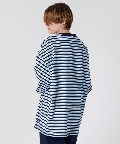 ONCILY(オンシェリー)の「MULTI BORDER T-SHIRT / マルチボーダーTシャツ(Tシャツ/カットソー・メンズ・ブルー・SMALL/MEDIUM/LARGE)」の5枚目の写真