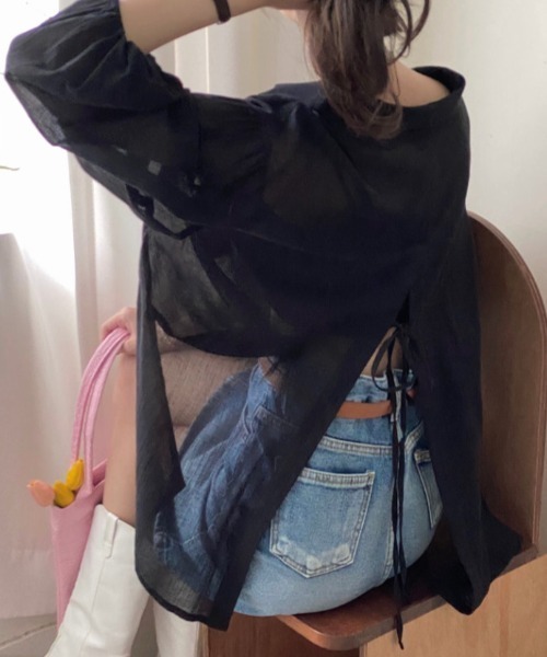 deux amour(ドゥーザムール)の「バックコンシャスシアーブラウス(Tシャツ/カットソー・レディース・ホワイト/ブラック/ブルー・FREE)」の2枚目の写真
