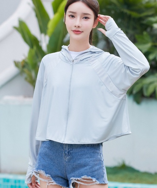 Coo+i（クーイ）の「UPF50+ 冷感ツバ付きUVカットパーカー  ショート丈type（パーカー・レディース・ピンク/ホワイト/ラベンダー/カーキ/モカ/グレー/ブルー/スモークピンク/ブルー系その他・FREE）」の2枚目の写真