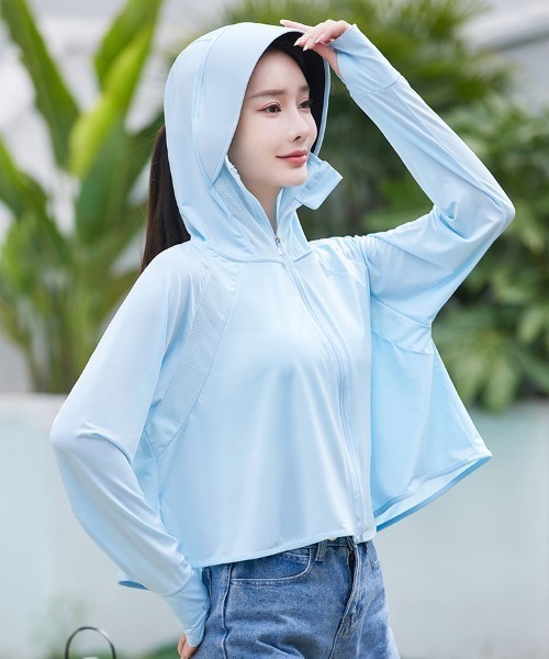 Coo+i（クーイ）の「UPF50+ 冷感ツバ付きUVカットパーカー  ショート丈type（パーカー・レディース・ピンク/ホワイト/ラベンダー/カーキ/モカ/グレー/ブルー/スモークピンク/ブルー系その他・FREE）」の5枚目の写真