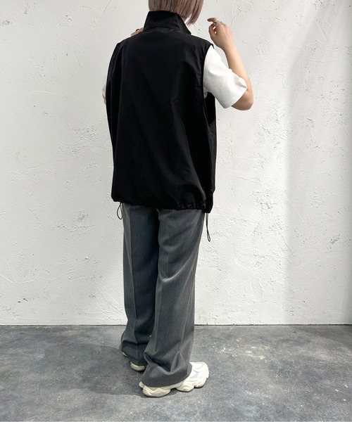 apres jour mignon(アプレジュールミニョン)の「スタンドネックナイロンベスト【ZOZOTOWN限定アイテム】(ベスト・レディース・ブラック/グレー/オフホワイト/ネイビー・X-LARGE/フリー)」の19枚目の写真