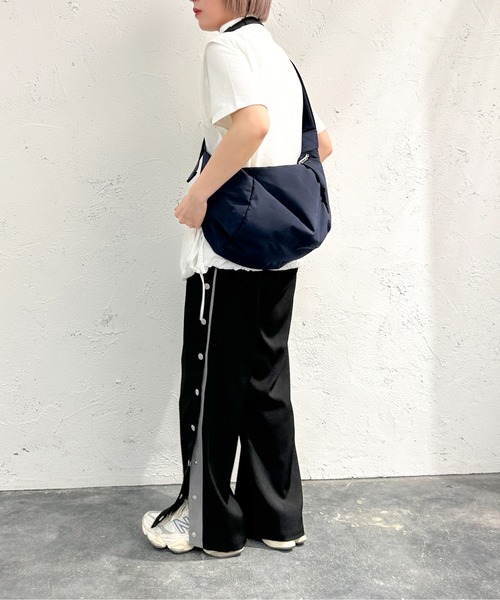 apres jour mignon(アプレジュールミニョン)の「スタンドネックナイロンベスト【ZOZOTOWN限定アイテム】(ベスト・レディース・ブラック/グレー/オフホワイト/ネイビー・X-LARGE/フリー)」の11枚目の写真