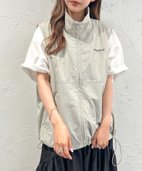 apres jour mignon(アプレジュールミニョン)の「スタンドネックナイロンベスト【ZOZOTOWN限定アイテム】(ベスト・レディース・ブラック/グレー/オフホワイト/ネイビー・X-LARGE/フリー)」の20枚目の写真