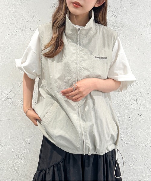 apres jour mignon(アプレジュールミニョン)の「スタンドネックナイロンベスト【ZOZOTOWN限定アイテム】(ベスト・レディース・ブラック/グレー/オフホワイト/ネイビー・X-LARGE/フリー)」の21枚目の写真