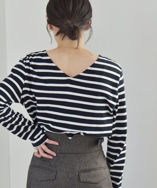 quaranciel（カランシエル）の「quaranciel:〈洗濯機可能〉2way ボーダー プルオーバー（Tシャツ/カットソー・レディース・オフホワイト/ブラック・ONE SIZE）」の2枚目の写真