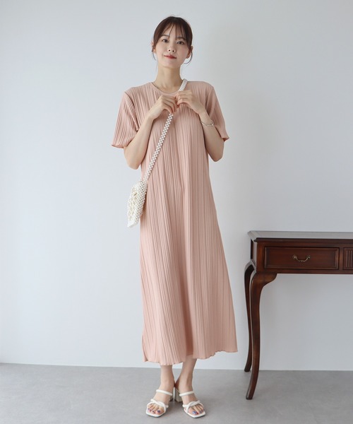 プリーツワンピース