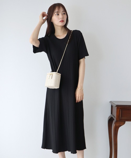 プリーツワンピース
